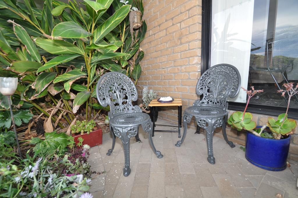 Beachfront Apartments Narooma Room photo