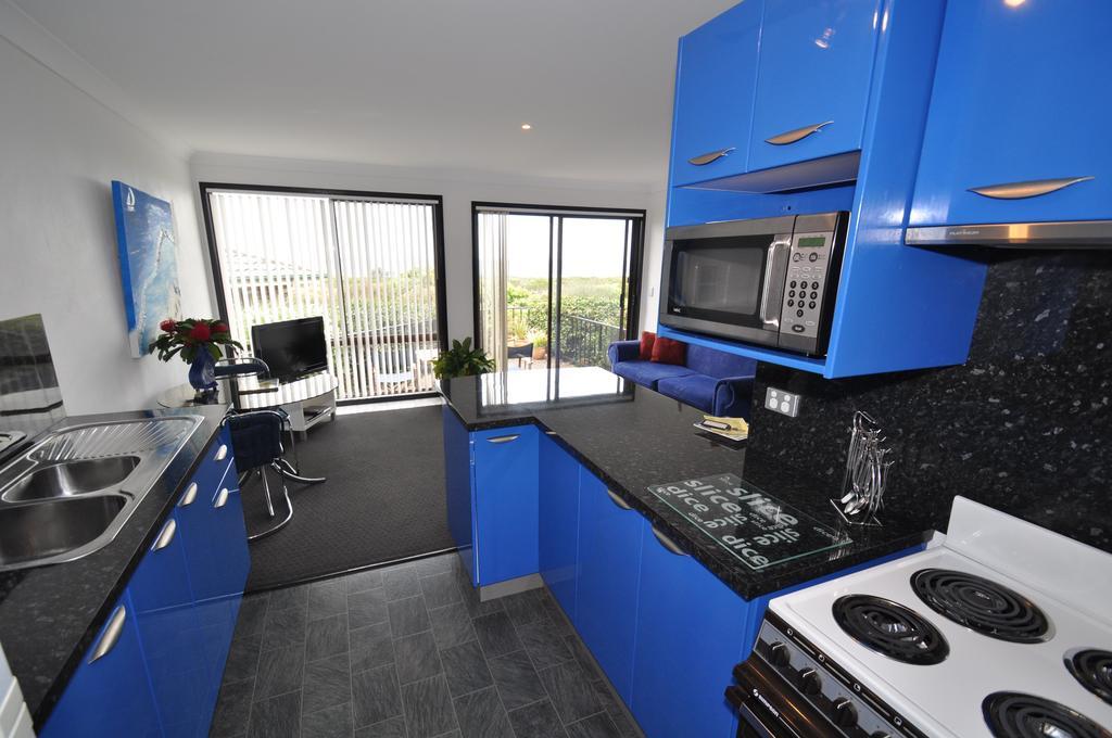 Beachfront Apartments Narooma Room photo