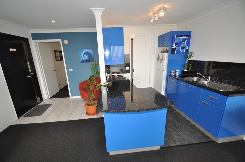 Beachfront Apartments Narooma Room photo